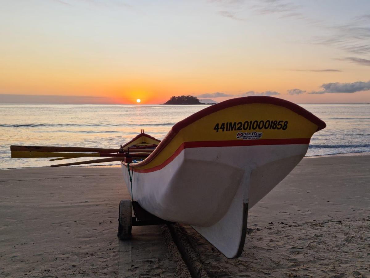 Temporada Praia De Palmas Sc ゴヴェルナドール・セウソ・ラーモス エクステリア 写真